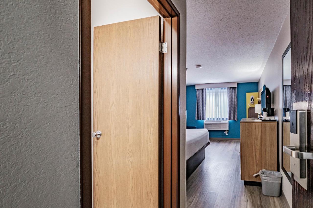 Days Inn By Wyndham Brunswick Bath Area Zewnętrze zdjęcie