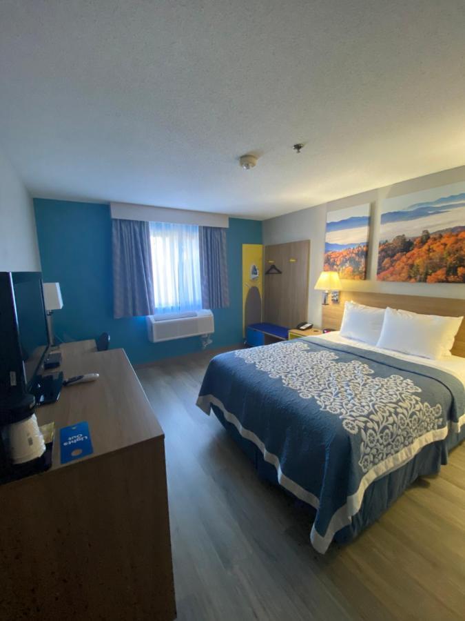 Days Inn By Wyndham Brunswick Bath Area Zewnętrze zdjęcie