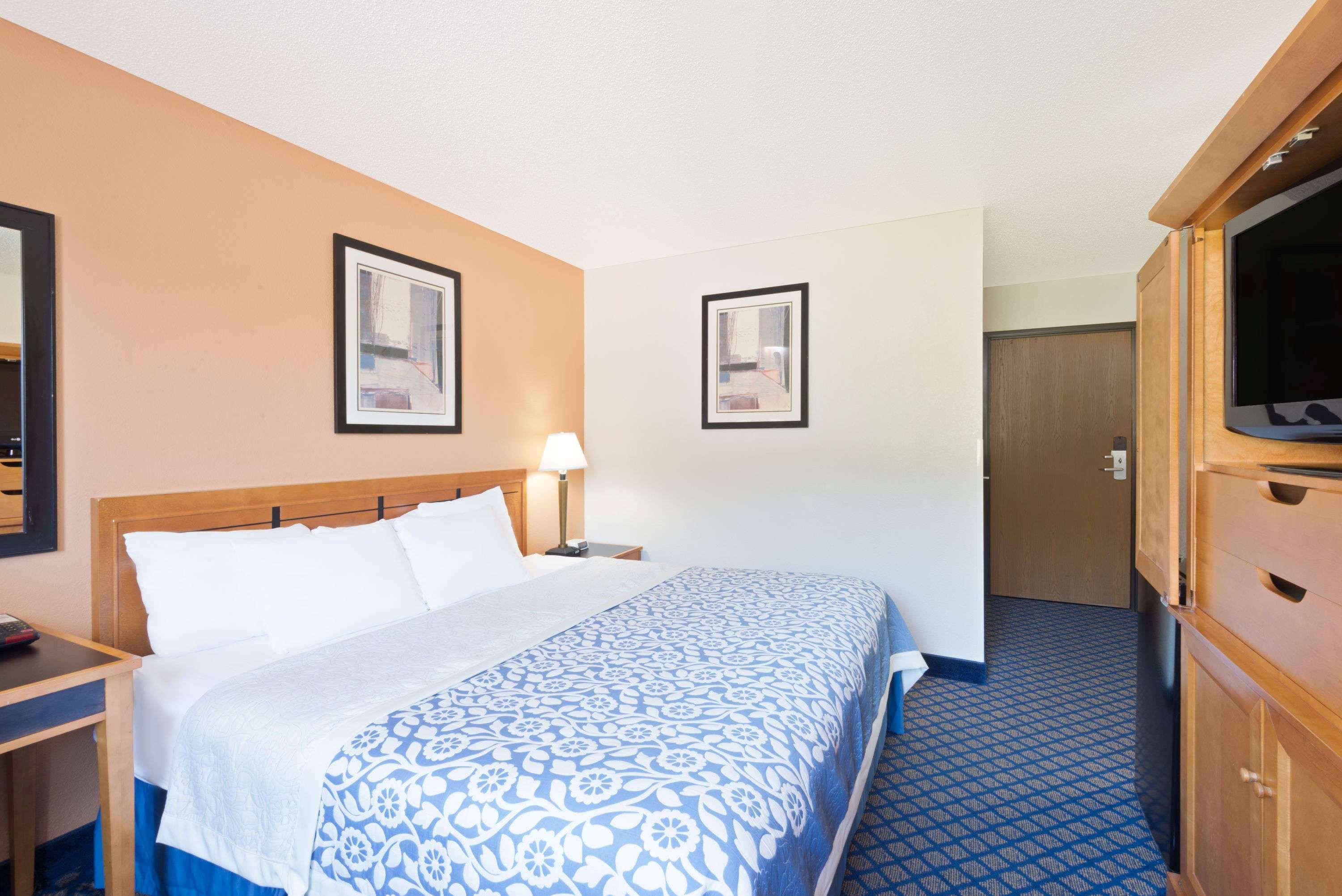 Days Inn By Wyndham Brunswick Bath Area Zewnętrze zdjęcie
