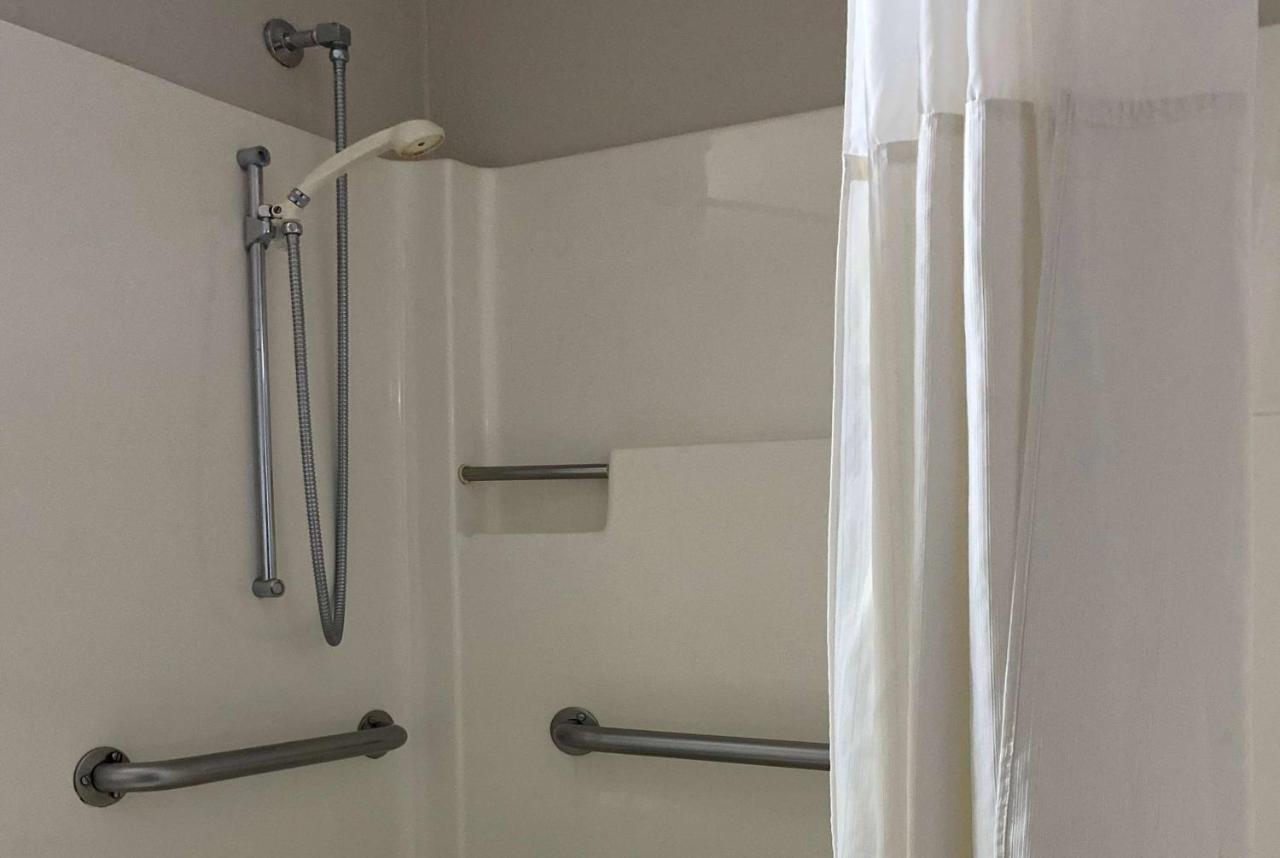 Days Inn By Wyndham Brunswick Bath Area Zewnętrze zdjęcie