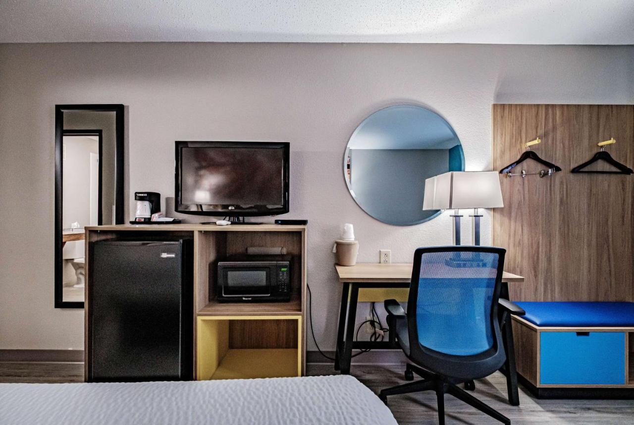 Days Inn By Wyndham Brunswick Bath Area Zewnętrze zdjęcie