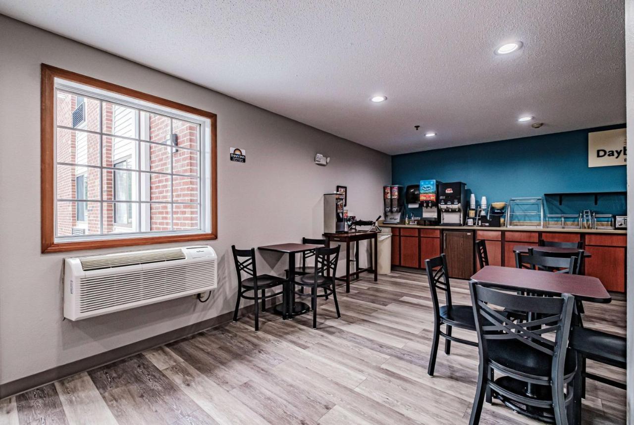 Days Inn By Wyndham Brunswick Bath Area Zewnętrze zdjęcie
